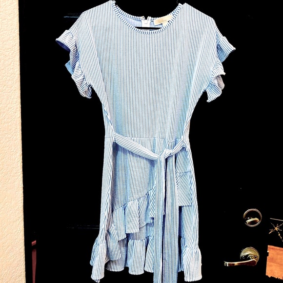 MICHAEL Michael Kors Dresses & Skirts - Michael Kors💎Women’s Beautiful blue & white striped dress.